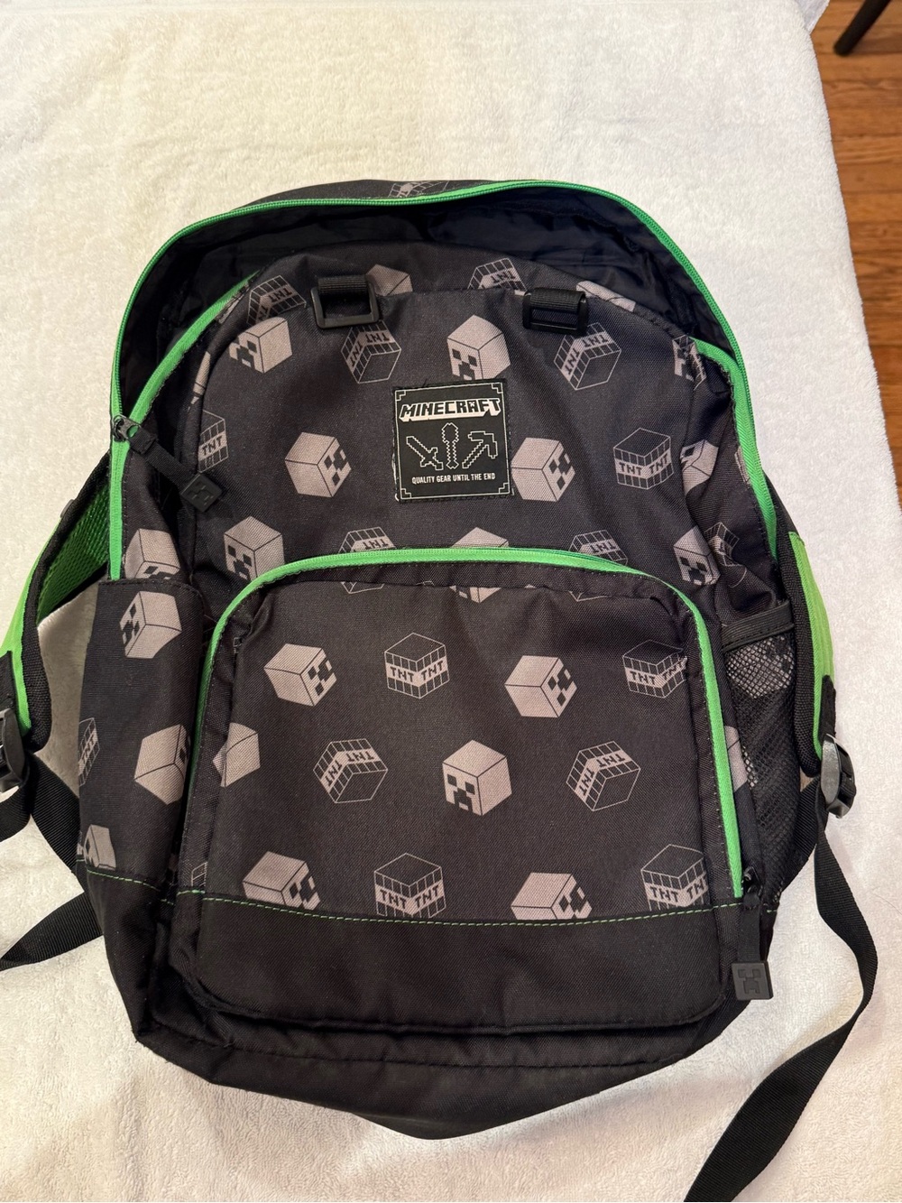 MINECRAFT Black and Green Kids Backpack with Pixel Cube Prime